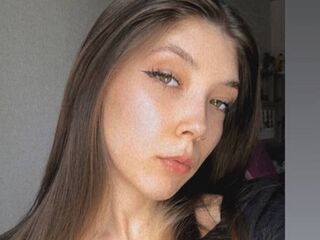 girl topless chat LienFlanders