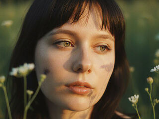 naughty camgirl fingering shaved pussy LiluSoto