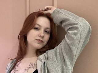 naked cam girl masturbating with dildo LindaBenne