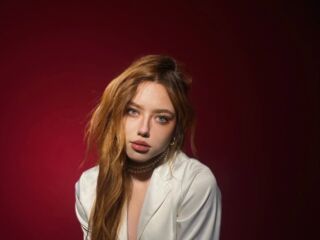 nude webcam girl LoraBarren