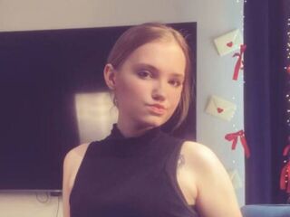 naked girl with live cam LoraKen