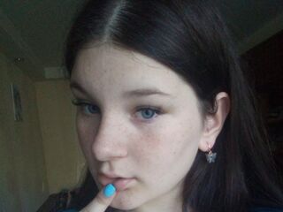 topless webcamgirl LoraleeAlfieri