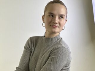 hot webcam LorrianePytko