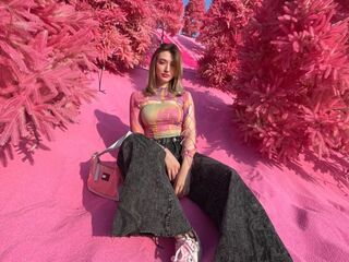 free adult cam LouveniaPranger