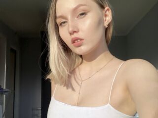 naked girl with webcam fingering LunaAshes