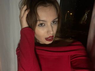 camslut showing pussy LunaBlume