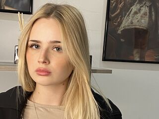 live cam girl MarnieRhyner