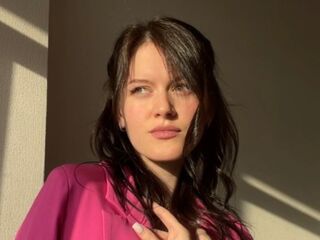 free nude cam MaudGuerrido