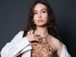 girl MauraHoese