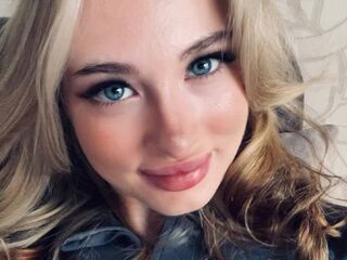 shaved pussy web cam MeghanHickory