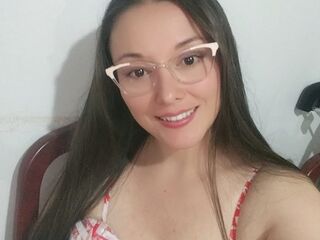 girl chatroom MelyAustin