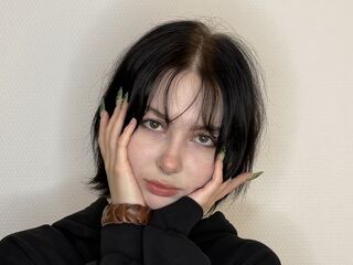 camgirl showing tits MillieStorms