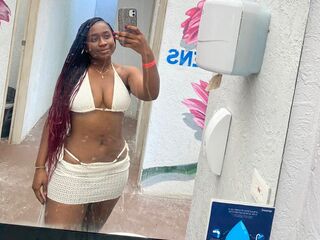 camgirl fingering pussy MishelDaza