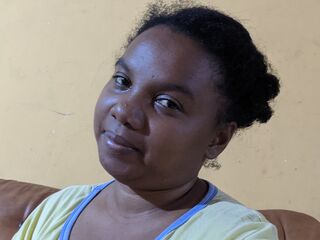 girl fingering bald pussy MomoRazafy