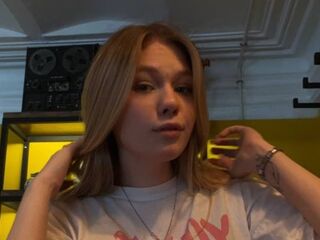 naughty cam girl masturbating NicholGatz