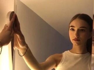 camgirl spreading pussy PansyGandara