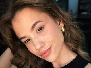 cam whore live PearlyLominack