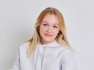 cam girl playing with dildo RhonaBrechtel