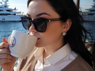 live webcam performer RosieMoons