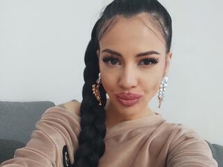 mastubating web cam girl SaraMiriam