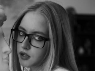 fingering webcamgirl picture SheliaEdwards