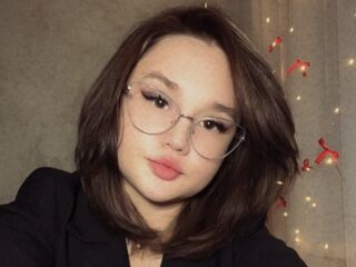 naked girl with cam fingering ShielaQuam