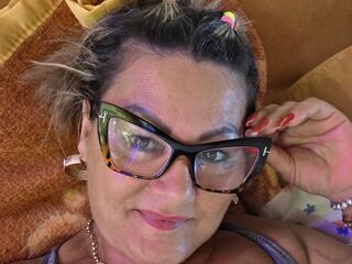 naughty camgirl masturbating with dildo SoniaMoriciove