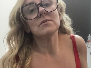 chat room SophiaHillUk