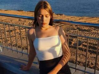 hot striptease web cam SuziBarringer