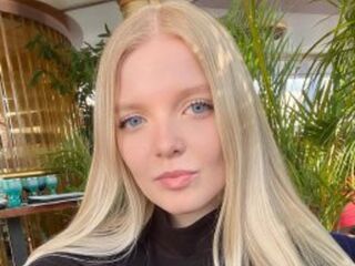 masturbating SweetAnny