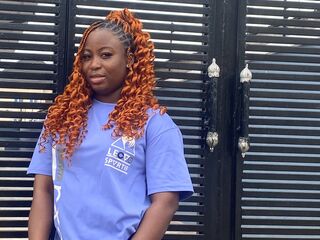 live striptease ZaraLure